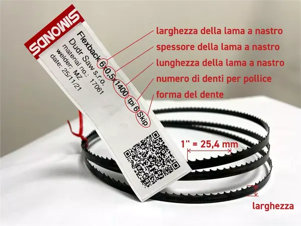 Etichetta sulla lama per sega a nastro Simonds: larghezza × spessore × lunghezza (6 × 0,5 × 1400 mm), denti per pollice e forma del dente (6 Skip), accanto il codice QR per riordinare la lama.